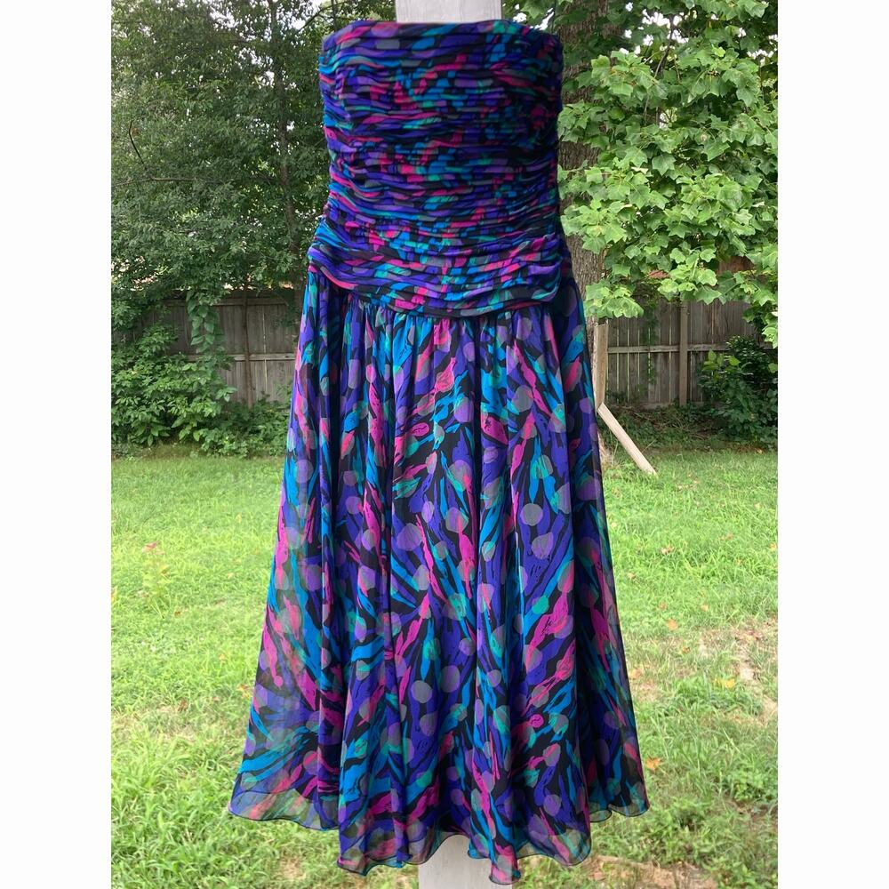 A.J. Bari - Vintage Abstract 80s Glamour/Retro/ Strapless Ruched Bodice - 8/10